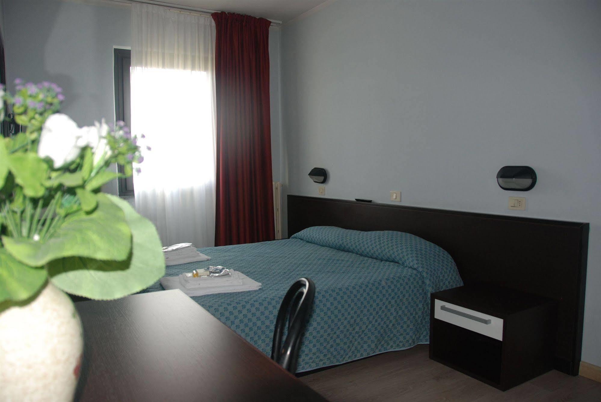 Olivi Hotel 2*