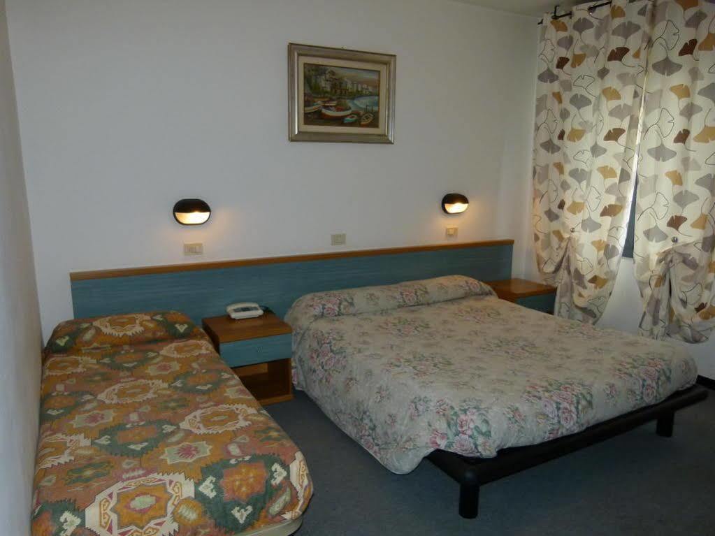 Olivi Hotel 2*